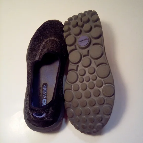 Skechers Go Walk Womens Size 6.5 Black Slip On Shoes Pre-owned No Box - Picture 12 of 15